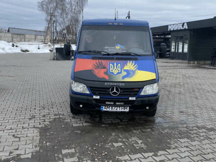 Синий Мерседес Sprinter, объемом двигателя 2.2 л и пробегом 419 тыс. км за 9000 $, фото 1 на Automoto.ua