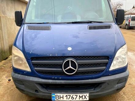 Синий Мерседес Sprinter, объемом двигателя 2.2 л и пробегом 463 тыс. км за 9300 $, фото 1 на Automoto.ua
