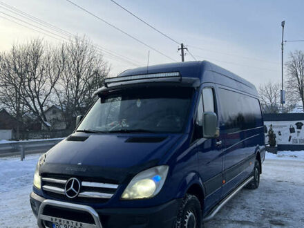 Синий Мерседес Sprinter, объемом двигателя 2.15 л и пробегом 380 тыс. км за 10500 $, фото 1 на Automoto.ua