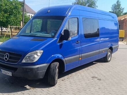 Синий Мерседес Sprinter, объемом двигателя 2.15 л и пробегом 395 тыс. км за 11999 $, фото 1 на Automoto.ua