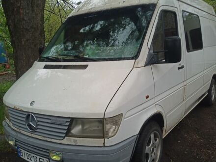 Синий Мерседес Sprinter, объемом двигателя 3.5 л и пробегом 800 тыс. км за 3300 $, фото 1 на Automoto.ua