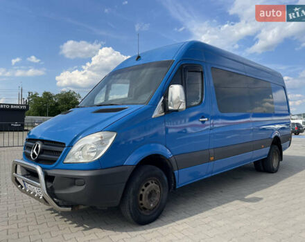 Синий Мерседес Sprinter, объемом двигателя 2.15 л и пробегом 444 тыс. км за 9999 $, фото 1 на Automoto.ua