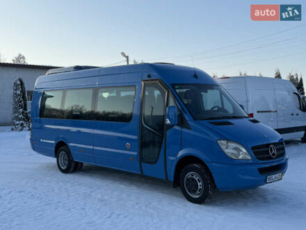 Синий Мерседес Sprinter, объемом двигателя 2.2 л и пробегом 351 тыс. км за 33000 $, фото 1 на Automoto.ua