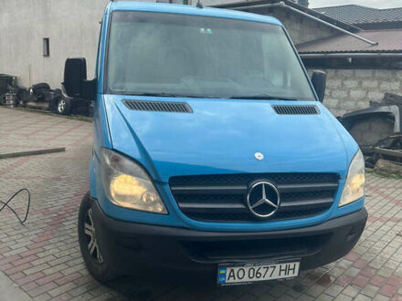Синий Мерседес Sprinter, объемом двигателя 2.15 л и пробегом 560 тыс. км за 11200 $, фото 1 на Automoto.ua