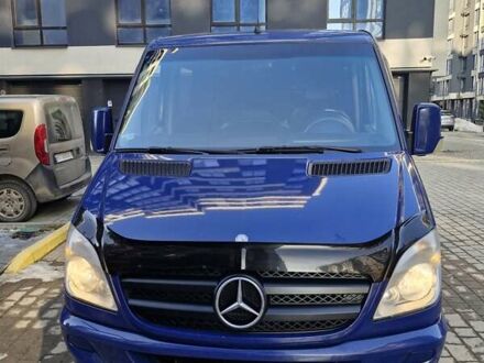 Синий Мерседес Sprinter, объемом двигателя 2.99 л и пробегом 426 тыс. км за 14900 $, фото 1 на Automoto.ua