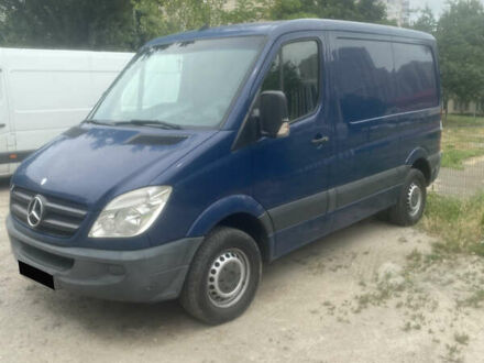 Синий Мерседес Sprinter, объемом двигателя 2.1 л и пробегом 333 тыс. км за 11100 $, фото 1 на Automoto.ua