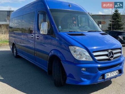 Синий Мерседес Sprinter, объемом двигателя 3 л и пробегом 426 тыс. км за 17500 $, фото 1 на Automoto.ua