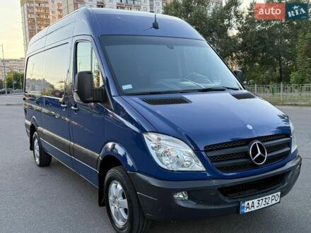 Синий Мерседес Sprinter, объемом двигателя 2.2 л и пробегом 370 тыс. км за 15300 $, фото 1 на Automoto.ua