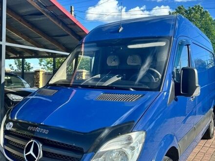 Синий Мерседес Sprinter, объемом двигателя 3 л и пробегом 351 тыс. км за 17000 $, фото 1 на Automoto.ua