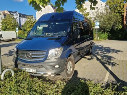 Синий Мерседес Sprinter, объемом двигателя 2.1 л и пробегом 540 тыс. км за 23478 $, фото 1 на Automoto.ua