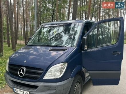 Синий Мерседес Sprinter, объемом двигателя 2.14 л и пробегом 383 тыс. км за 12400 $, фото 1 на Automoto.ua