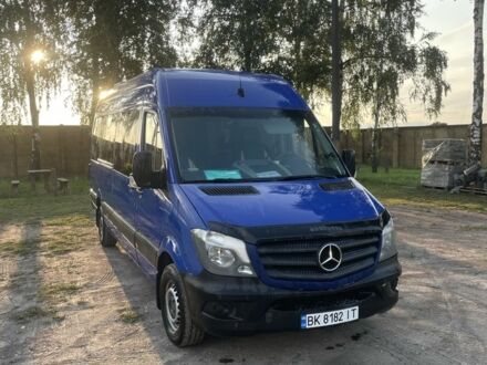 Синий Мерседес Sprinter, объемом двигателя 2.1 л и пробегом 500 тыс. км за 17439 $, фото 1 на Automoto.ua