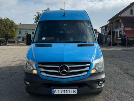 Синий Мерседес Sprinter, объемом двигателя 2.2 л и пробегом 310 тыс. км за 21300 $, фото 1 на Automoto.ua