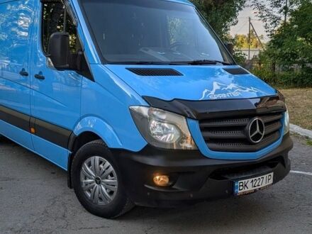 Синий Мерседес Sprinter, объемом двигателя 2.14 л и пробегом 392 тыс. км за 18500 $, фото 1 на Automoto.ua