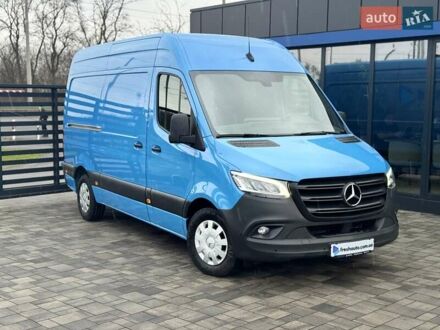 Синий Мерседес Sprinter, объемом двигателя 2.2 л и пробегом 331 тыс. км за 26900 $, фото 1 на Automoto.ua