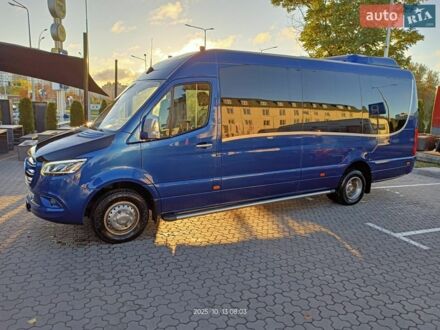 Синий Мерседес Sprinter, объемом двигателя 2.99 л и пробегом 420 тыс. км за 69085 $, фото 1 на Automoto.ua