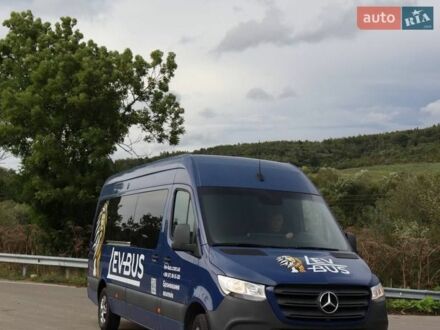 Синий Мерседес Sprinter, объемом двигателя 2.14 л и пробегом 235 тыс. км за 51950 $, фото 1 на Automoto.ua