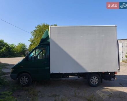 Зеленый Мерседес Sprinter, объемом двигателя 2.69 л и пробегом 450 тыс. км за 9900 $, фото 1 на Automoto.ua