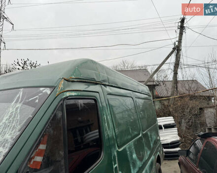 Зеленый Мерседес Sprinter, объемом двигателя 2.15 л и пробегом 286 тыс. км за 3500 $, фото 3 на Automoto.ua