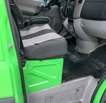 Зеленый Мерседес Sprinter, объемом двигателя 2.15 л и пробегом 320 тыс. км за 10500 $, фото 12 на Automoto.ua