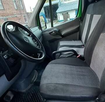 Зеленый Мерседес Sprinter, объемом двигателя 2.15 л и пробегом 320 тыс. км за 10500 $, фото 16 на Automoto.ua