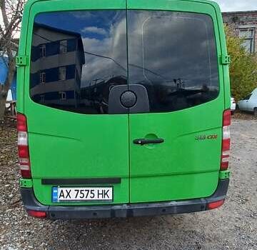 Зеленый Мерседес Sprinter, объемом двигателя 2.15 л и пробегом 320 тыс. км за 10500 $, фото 2 на Automoto.ua