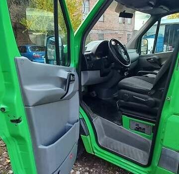 Зеленый Мерседес Sprinter, объемом двигателя 2.15 л и пробегом 320 тыс. км за 10500 $, фото 14 на Automoto.ua