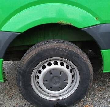 Зеленый Мерседес Sprinter, объемом двигателя 2.15 л и пробегом 320 тыс. км за 10500 $, фото 5 на Automoto.ua