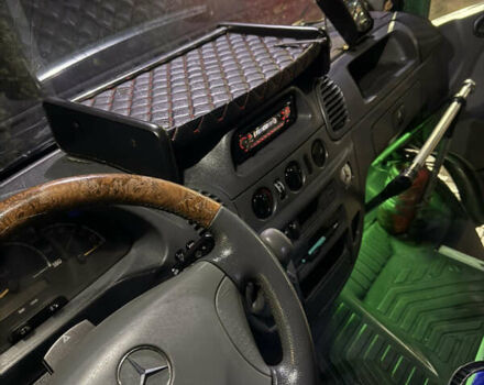 Зеленый Мерседес Sprinter, объемом двигателя 2.15 л и пробегом 578 тыс. км за 8999 $, фото 16 на Automoto.ua