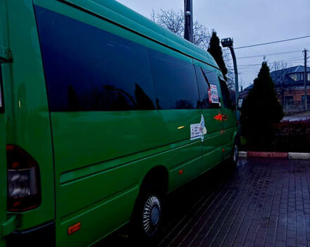 Зеленый Мерседес Sprinter, объемом двигателя 2.15 л и пробегом 578 тыс. км за 8999 $, фото 1 на Automoto.ua