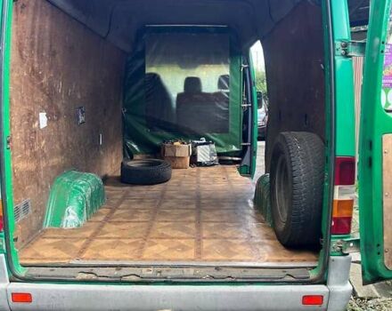 Зелений Мерседес Sprinter, об'ємом двигуна 2.3 л та пробігом 535 тис. км за 4000 $, фото 3 на Automoto.ua