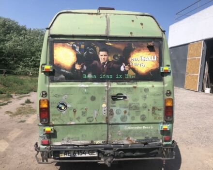 Зеленый Мерседес Sprinter, объемом двигателя 2.9 л и пробегом 714 тыс. км за 2300 $, фото 3 на Automoto.ua