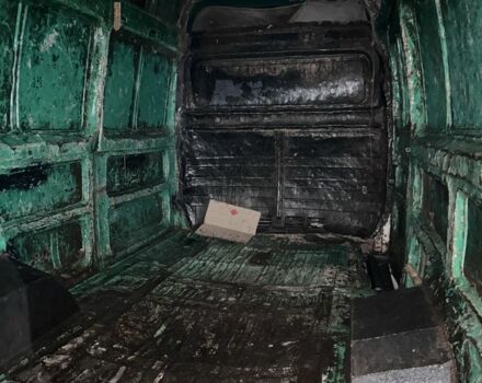 Зелений Мерседес Sprinter, об'ємом двигуна 2.3 л та пробігом 200 тис. км за 3100 $, фото 3 на Automoto.ua