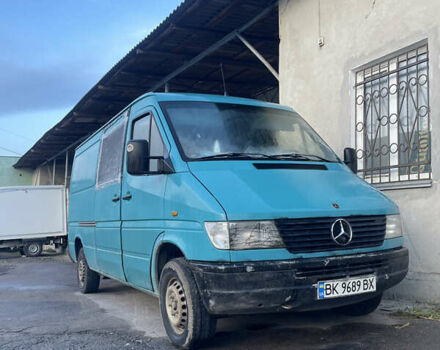 Зеленый Мерседес Sprinter, объемом двигателя 2.9 л и пробегом 500 тыс. км за 6300 $, фото 2 на Automoto.ua