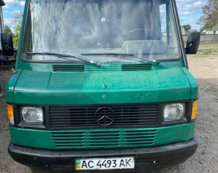 Зеленый Мерседес Sprinter, объемом двигателя 0.23 л и пробегом 320 тыс. км за 2200 $, фото 1 на Automoto.ua