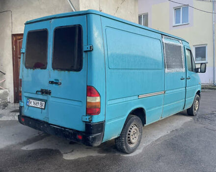 Зеленый Мерседес Sprinter, объемом двигателя 2.9 л и пробегом 500 тыс. км за 6300 $, фото 3 на Automoto.ua