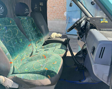 Зеленый Мерседес Sprinter, объемом двигателя 2.9 л и пробегом 550 тыс. км за 7000 $, фото 4 на Automoto.ua