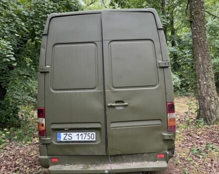 Зелений Мерседес Sprinter, об'ємом двигуна 2.3 л та пробігом 333 тис. км за 2250 $, фото 5 на Automoto.ua