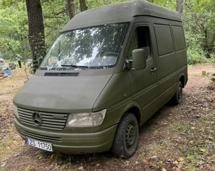 Зелений Мерседес Sprinter, об'ємом двигуна 2.3 л та пробігом 333 тис. км за 2250 $, фото 2 на Automoto.ua
