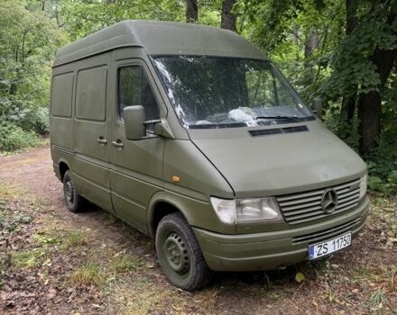 Зелений Мерседес Sprinter, об'ємом двигуна 2.3 л та пробігом 333 тис. км за 2250 $, фото 1 на Automoto.ua
