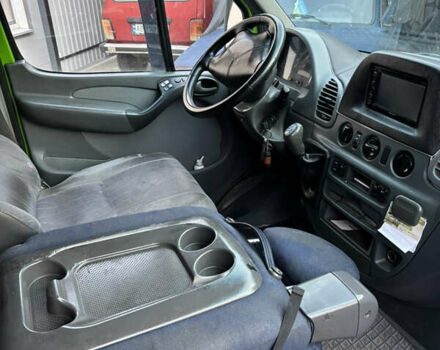 Зелений Мерседес Sprinter, об'ємом двигуна 2.2 л та пробігом 601 тис. км за 6250 $, фото 7 на Automoto.ua