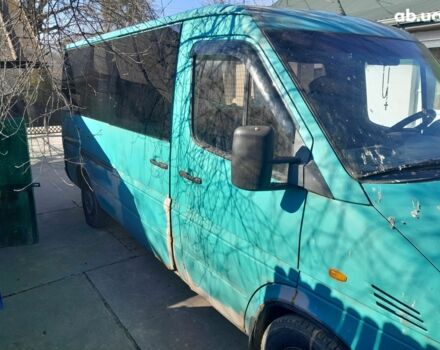Зеленый Мерседес Sprinter, объемом двигателя 2.1 л и пробегом 547 тыс. км за 5500 $, фото 4 на Automoto.ua