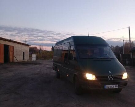 Зеленый Мерседес Sprinter, объемом двигателя 2.15 л и пробегом 6 тыс. км за 6000 $, фото 4 на Automoto.ua