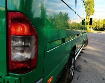 Зеленый Мерседес Sprinter, объемом двигателя 2.7 л и пробегом 540 тыс. км за 16700 $, фото 4 на Automoto.ua