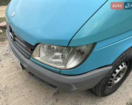 Зеленый Мерседес Sprinter, объемом двигателя 2.69 л и пробегом 400 тыс. км за 7950 $, фото 4 на Automoto.ua