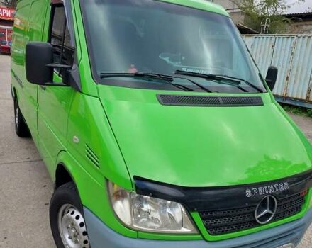 Зеленый Мерседес Sprinter, объемом двигателя 2.15 л и пробегом 568 тыс. км за 10200 $, фото 1 на Automoto.ua