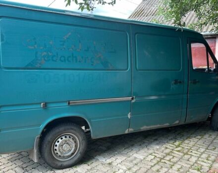 Зеленый Мерседес Sprinter, объемом двигателя 2.2 л и пробегом 191 тыс. км за 9000 $, фото 2 на Automoto.ua