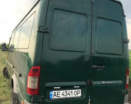 Зелений Мерседес Sprinter, об'ємом двигуна 2.7 л та пробігом 467 тис. км за 15000 $, фото 4 на Automoto.ua
