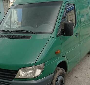 Зеленый Мерседес Sprinter, объемом двигателя 2.2 л и пробегом 450 тыс. км за 10000 $, фото 6 на Automoto.ua