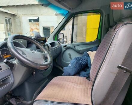Зеленый Мерседес Sprinter, объемом двигателя 2.15 л и пробегом 568 тыс. км за 10200 $, фото 6 на Automoto.ua